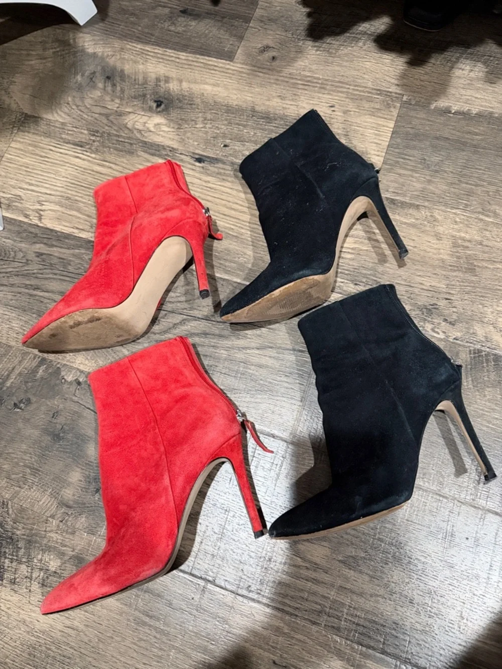 Steve Madden Carey Pointed-Toe Suede Ankle Boots - Red & Black Bundle - Picture 3 of 14